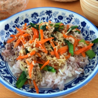 優しい味のパパッとビビンバ丼